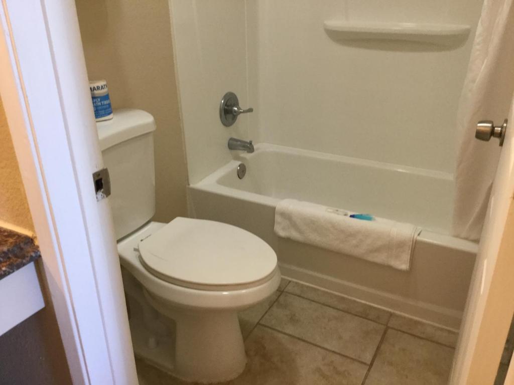 Knights Inn Hermiston - image 6