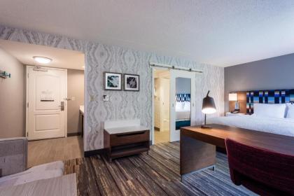 Hampton Inn & Suites Herndon-Reston - image 8