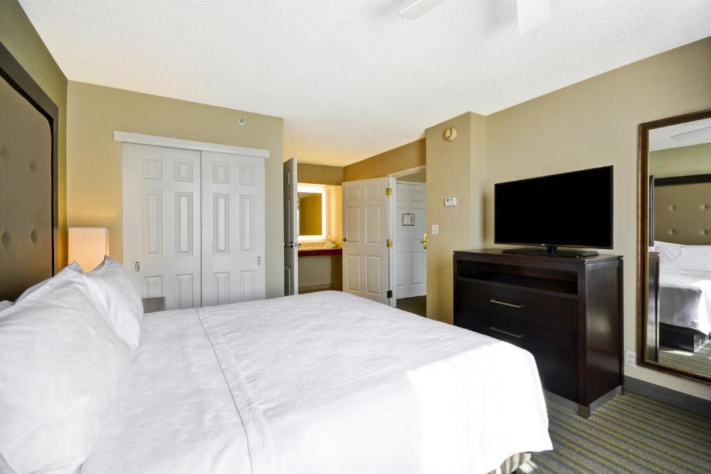 Homewood Suites Dulles-International Airport - image 6