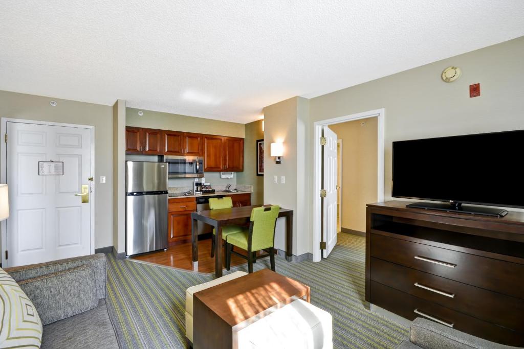 Homewood Suites Dulles-International Airport - image 7