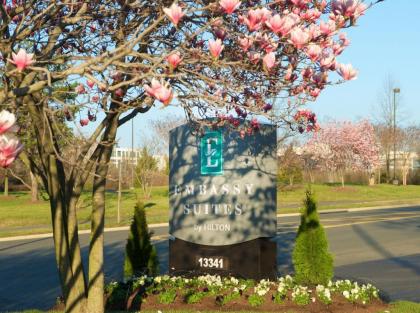 Embassy Suites by Hilton Dulles Airport - image 11