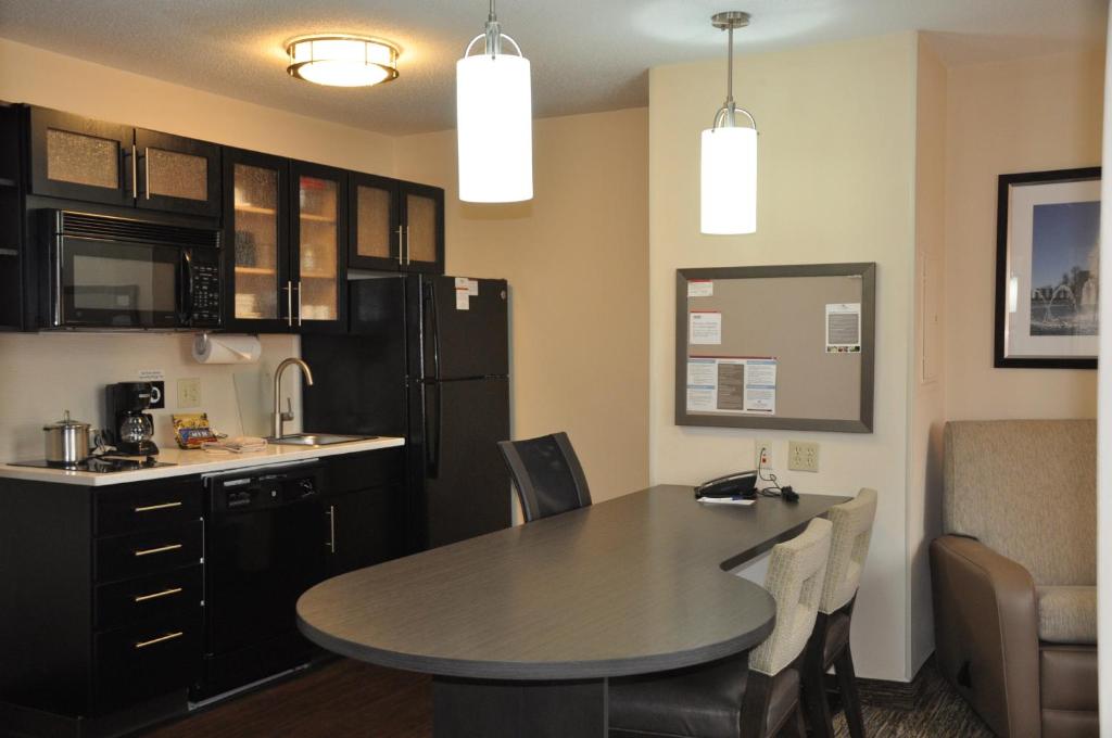 Candlewood Suites Washington-Dulles Herndon an IHG Hotel - image 2