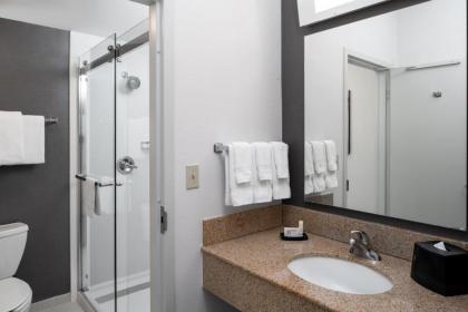 Courtyard by Marriott Dulles Airport Herndon/Reston - image 11