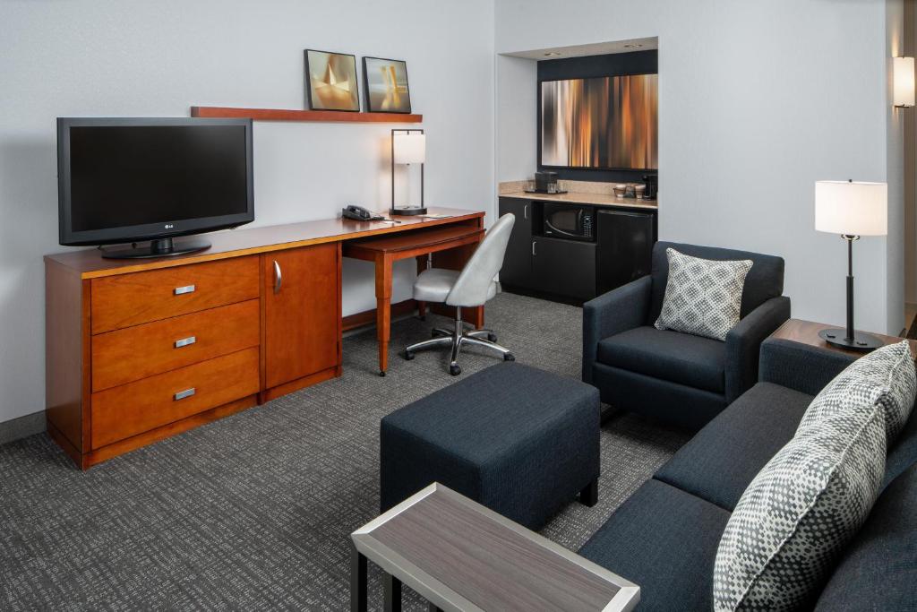 Courtyard by Marriott Dulles Airport Herndon/Reston - image 6