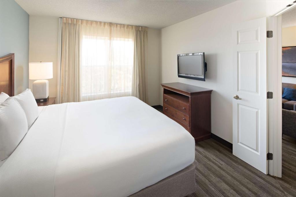 Hyatt House Herndon/Reston - image 4