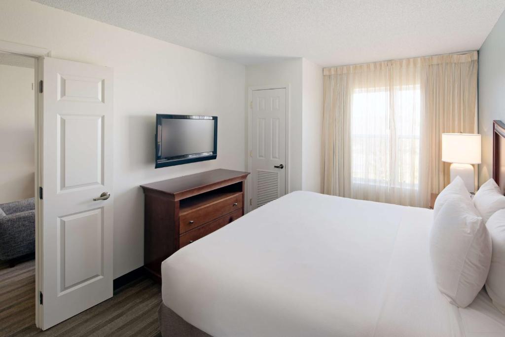Hyatt House Herndon/Reston - image 6