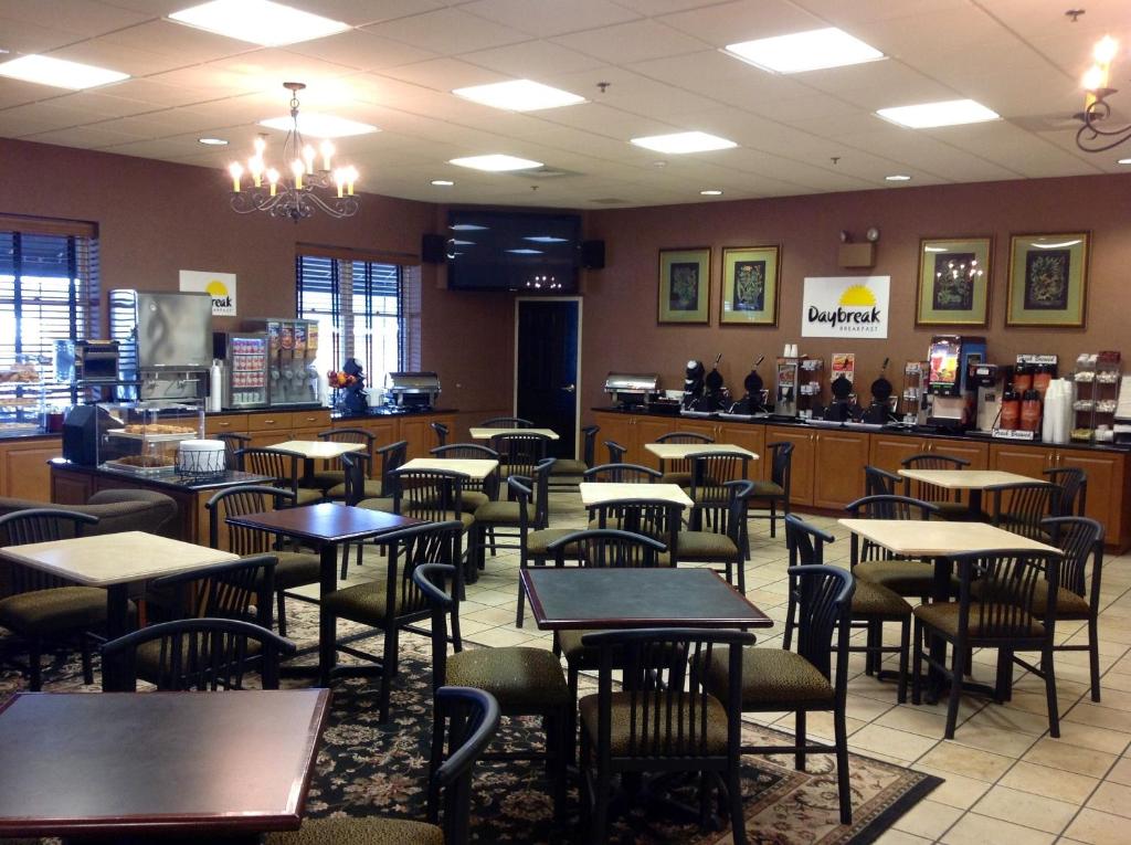 Days Inn by Wyndham Hershey - image 3