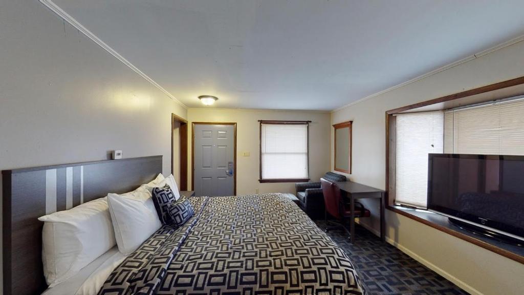 Sunrise Inn Hershey - image 5
