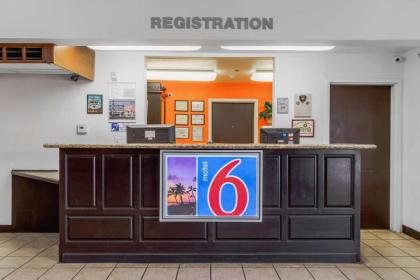Motel 6-Hesperia CA - West Main Street I-15 - image 5