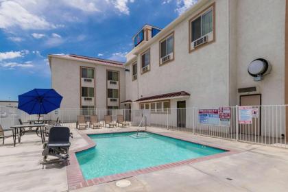 Motel 6-Hesperia CA - West Main Street I-15 - image 7