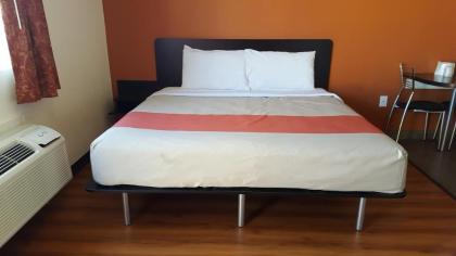 Motel 6 Maple/Main - image 14