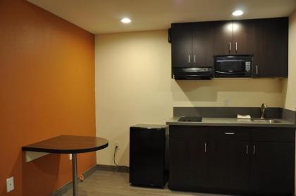 Motel 6 Maple/Main - image 4