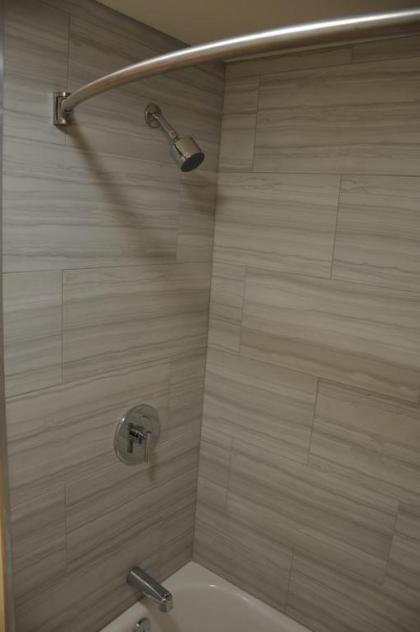 Motel 6 Maple/Main - image 8