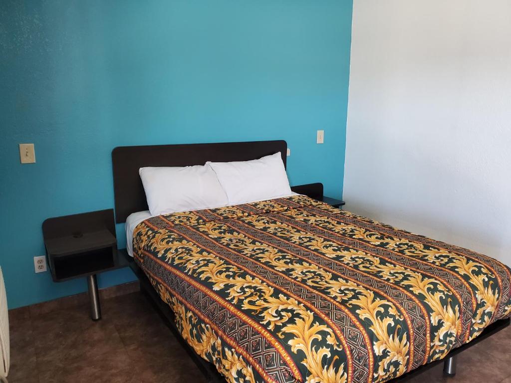 High Desert Inn - image 7