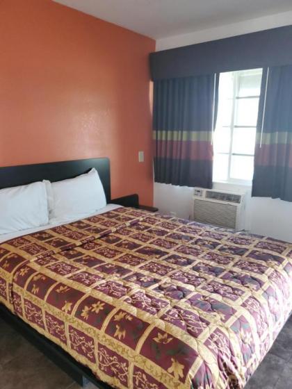 High Desert Inn - image 8