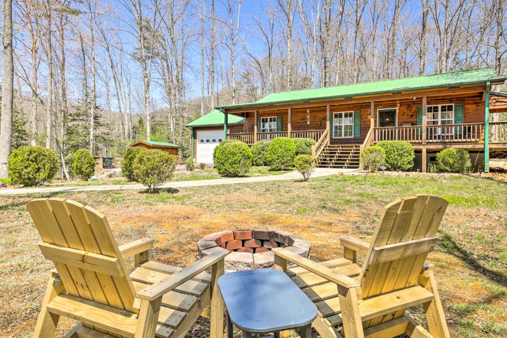 Luxury Mtn Living Cabin 1 Mi to Lake Chatuge! - main image