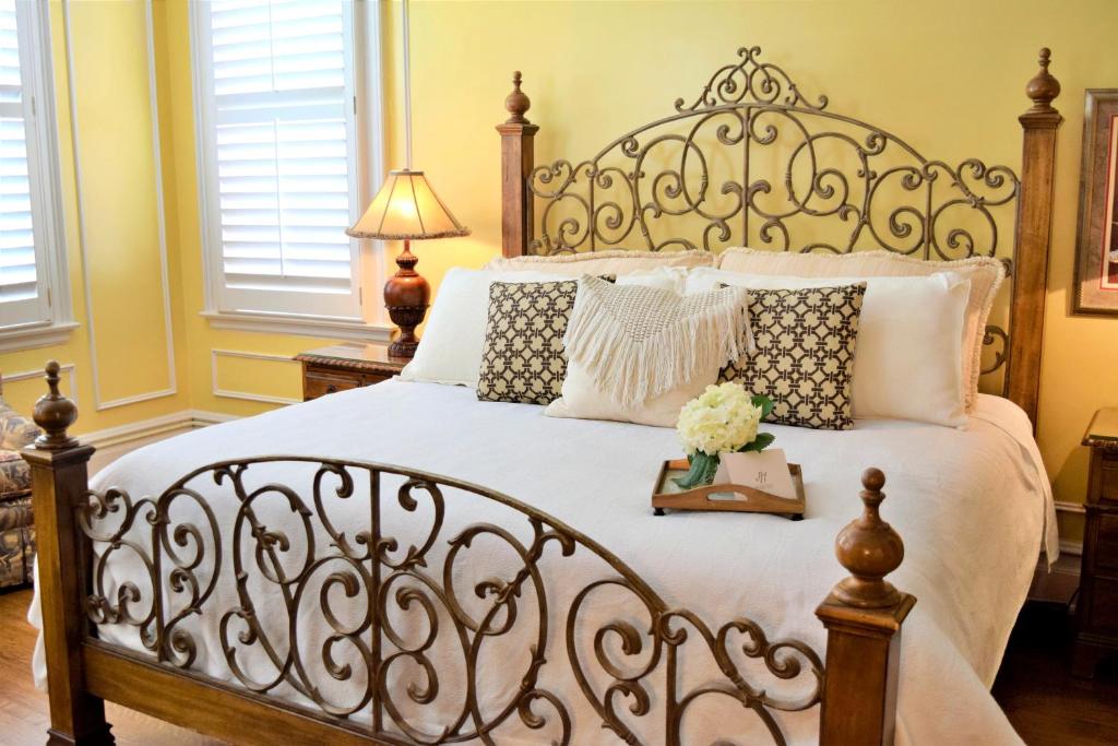 JH Adams Inn Trademark Collection by Wyndham - image 6