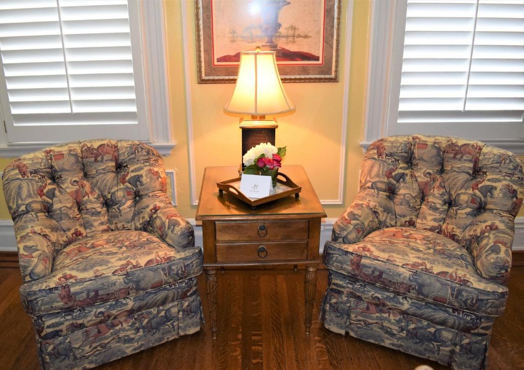 JH Adams Inn Trademark Collection by Wyndham - image 7
