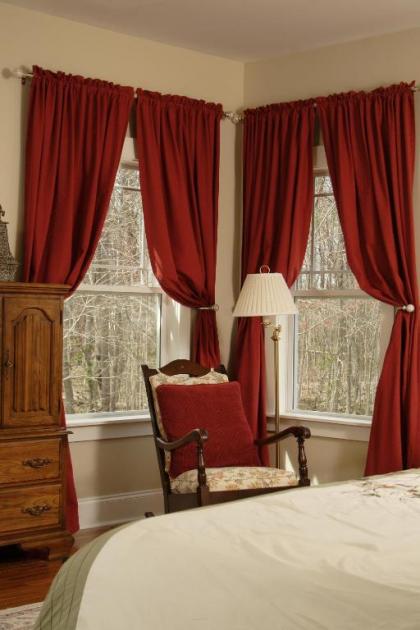 Seven Oaks Inn Bed and Breakfast - image 4
