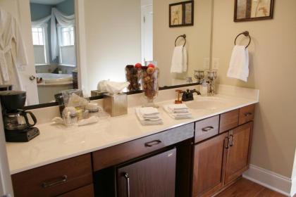 Seven Oaks Inn Bed and Breakfast - image 6