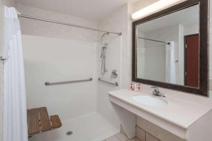 Baymont by Wyndham Highland - image 13