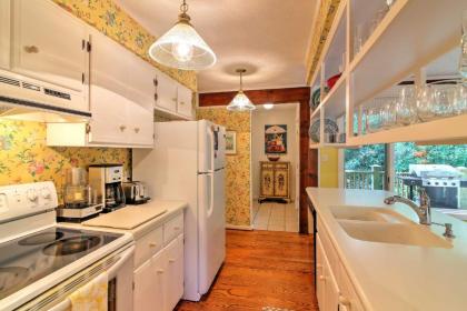 Smallwood Cute Highlands Home with Screened Porch! - image 11