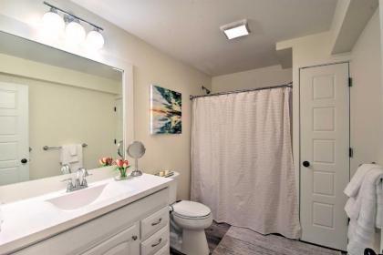 Renovated Chalet-Style Escape Less Than 1 Mi to Town! - image 9