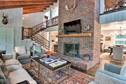 Chic Highlands Cabin Retreat with Deck and Office