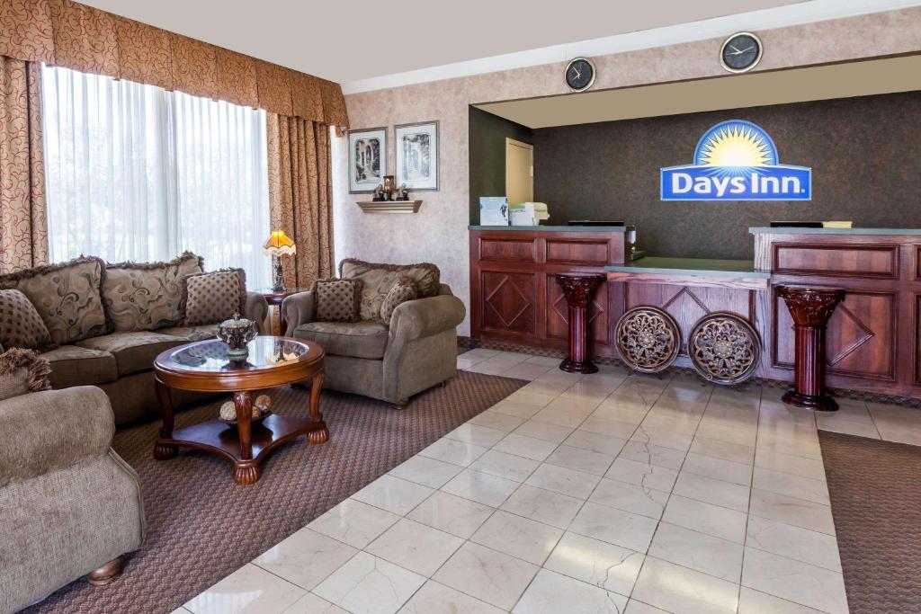Days Inn by Wyndham Hillsboro TX - image 4