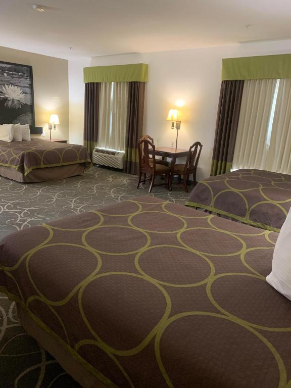 Super 8 by Wyndham Hillsboro TX - image 6