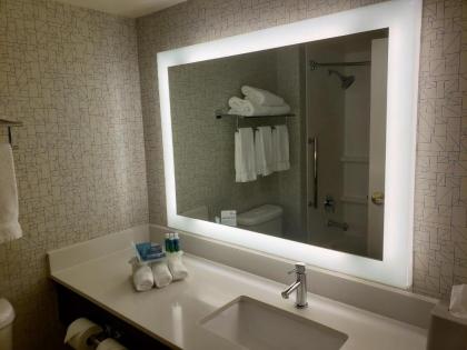 Holiday Inn Express Portland West/Hillsboro an IHG Hotel - image 6