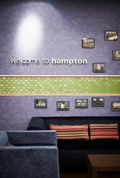 Hampton Inn & Suites Portland/Hillsboro-Evergreen Park - image 2