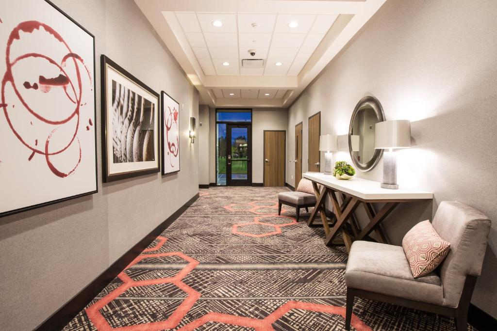 Holiday Inn Portland West - Hillsboro an IHG Hotel - main image