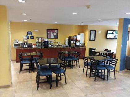 Microtel Inn & Suites by Wyndham Hillsborough - image 3