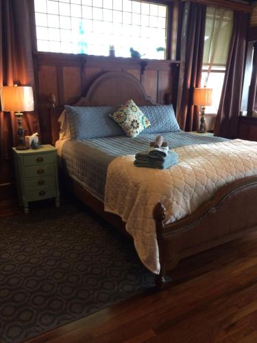 Hilo Bay Oceanfront Bed and Breakfast - image 4