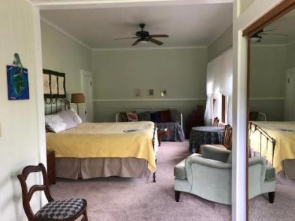 Old Hawaiian Bed and Breakfast - image 5