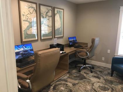 Palmera Inn and Suites - image 2
