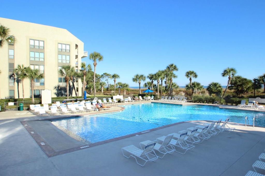 Shorewood Condos - image 3