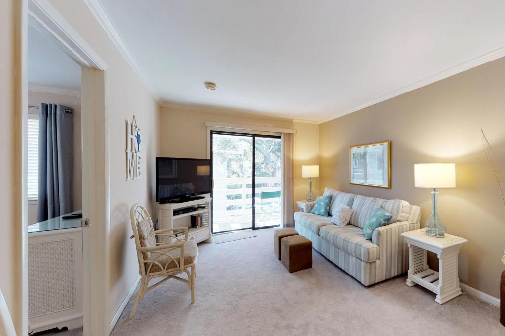 Fiddlers Cove 22J - main image