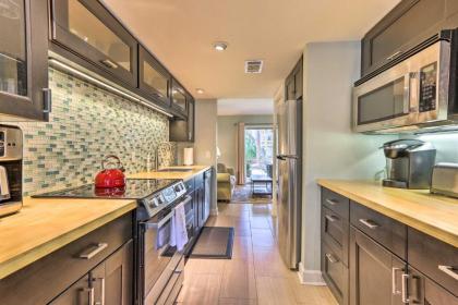 Hilton Head Resort Condo half Mile to Coligny Beach! - image 5