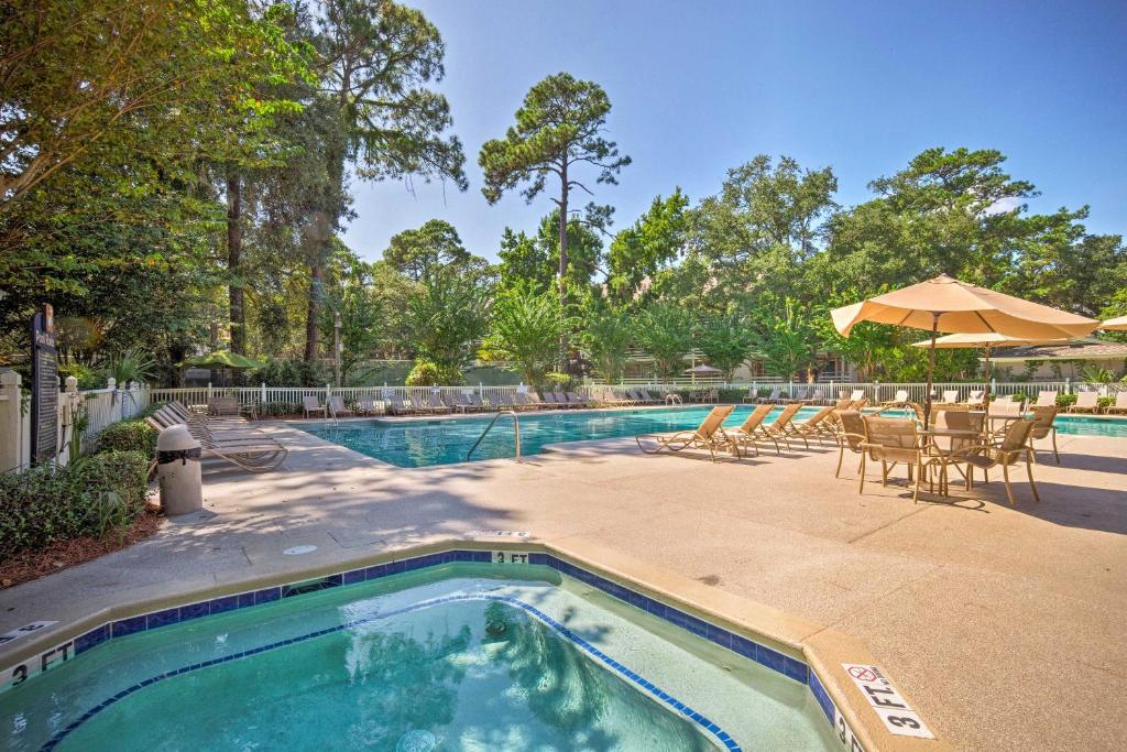 Hilton Head Condo with Lagoon View - Near Beach! - main image