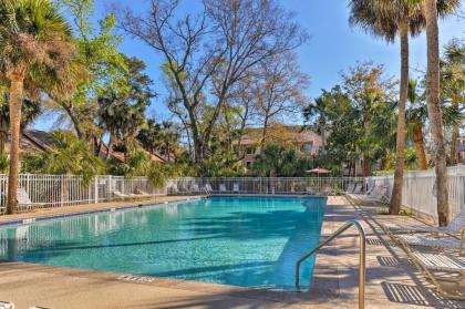Chic Hilton Head Villa with Balcony-Walk to the Beach - image 3