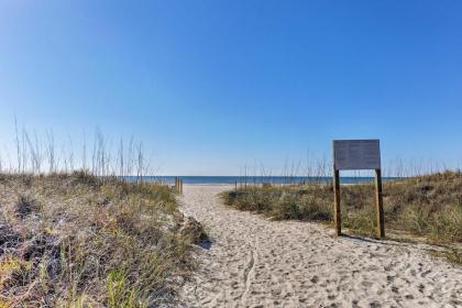 Chic Hilton Head Villa with Balcony-Walk to the Beach - image 5