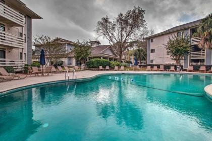 Hilton Head Condo with Pool Access Less Than half Mi to Beach - image 11