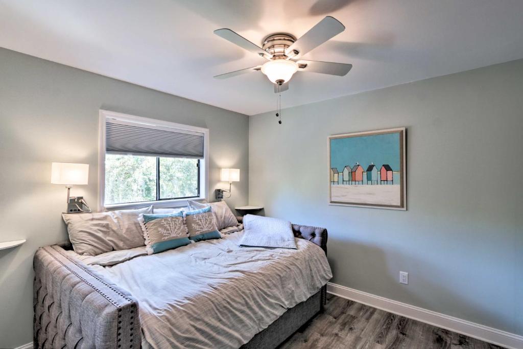 Hilton Head Condo with Pool Access Less Than half Mi to Beach - image 5