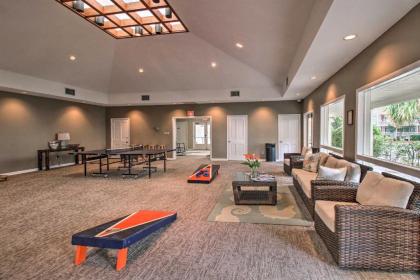Hilton Head Condo with Pool Access Less Than half Mi to Beach - image 8