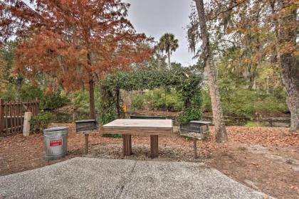 Hilton Head Villa - Walk to Beach and Restaurants! - image 10