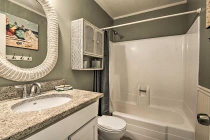 Hilton Head Villa - Walk to Beach and Restaurants! - image 13