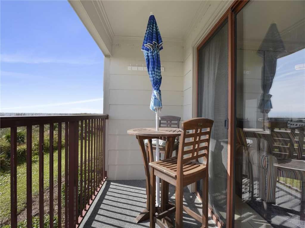 Beach & Tennis Admirals Row 105 1 Bedroom Sleeps 6 Ocean Front 2 Pools Tennis - main image