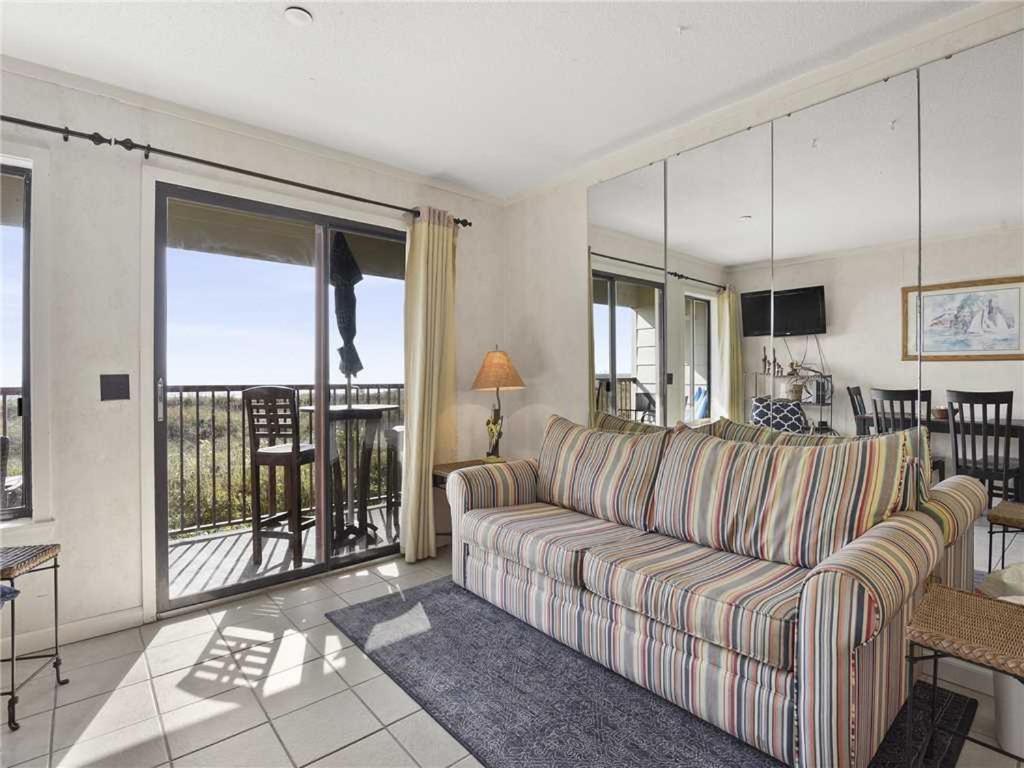 Beach & Tennis Admirals Row 105 1 Bedroom Sleeps 6 Ocean Front 2 Pools Tennis - image 4